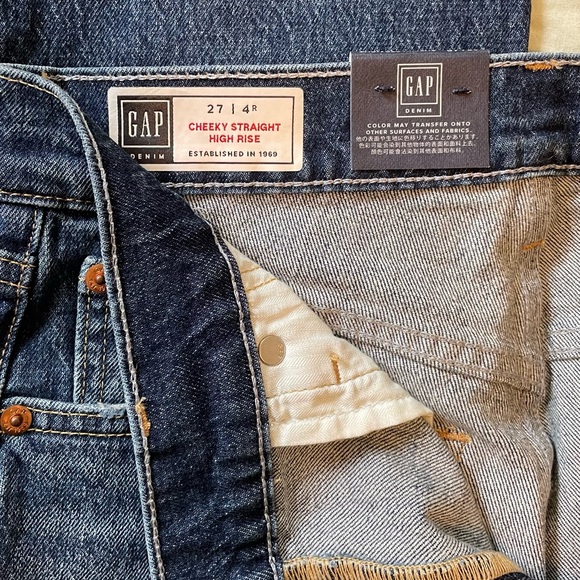 Gap Cheeky Straight High Rise Denim. Size 27/4. Never been worn. - Picture 4 of 5